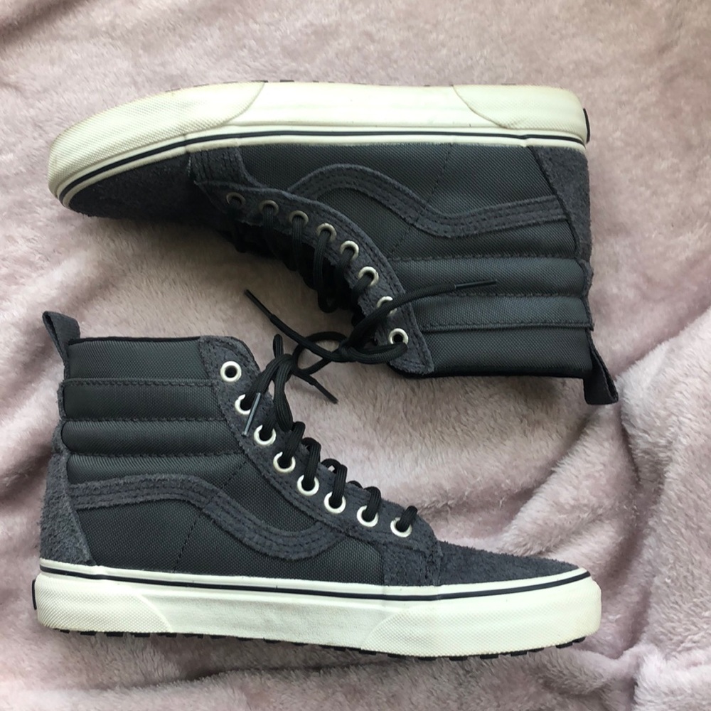 Black Wether tech high top vans ❄️☔️